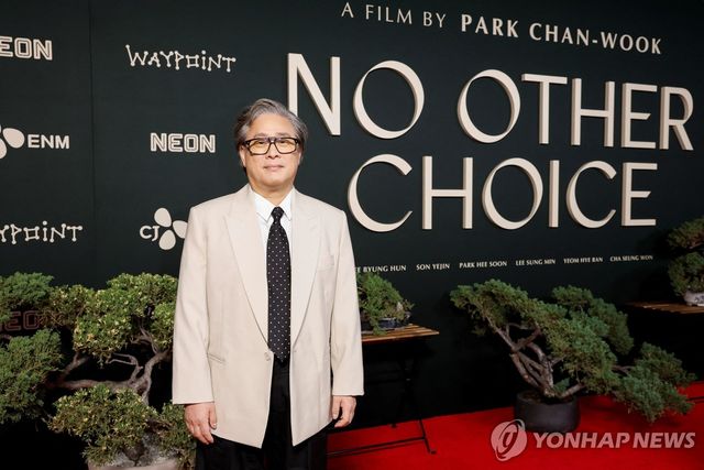 지난 9일(현지시간) 미 LA '어쩔수가없다' 시사회에 참석한 박찬욱 감독 