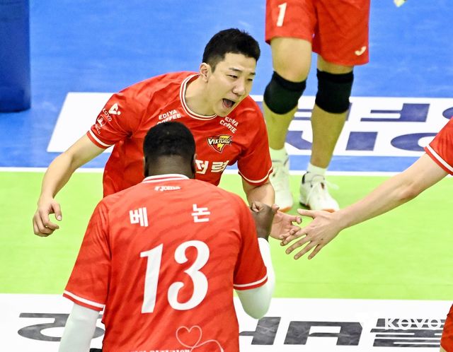 기뻐하는 신영석