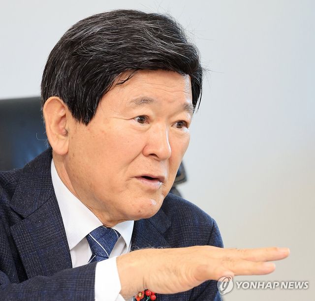 연합뉴스와 인터뷰하는 김광수 제주교육감