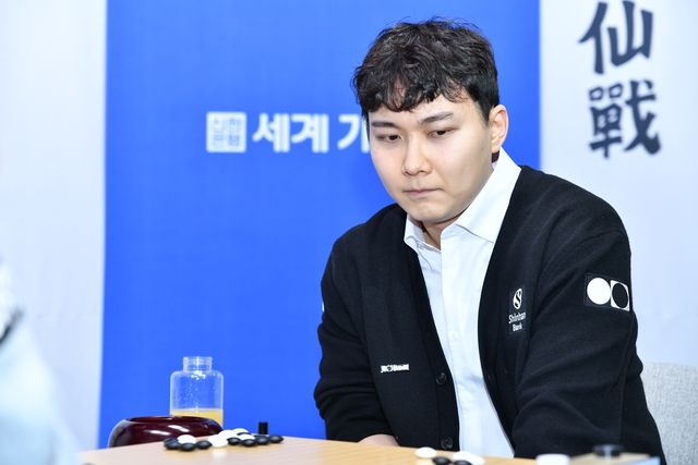 박정환 9단이 세계기선전 4강에 올랐다.