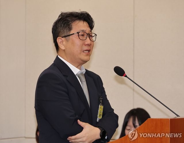 답변 중 눈물 흘리는 문지석 검사