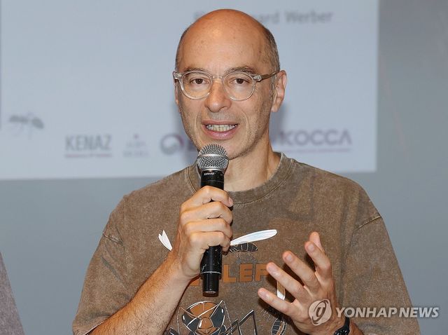 소설가 베르나르 베르베르