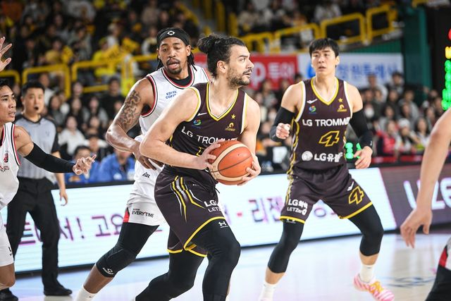 공을 잡은 마레이