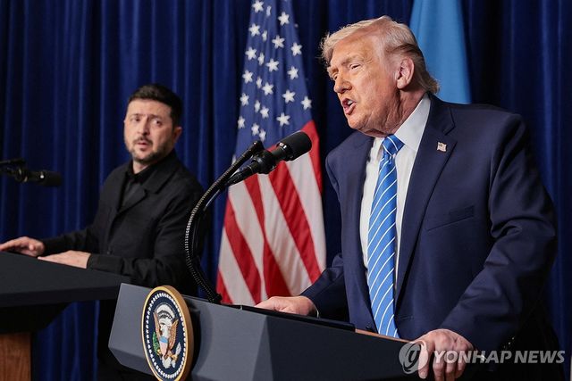 회담 결과 설명하는 트럼프-젤렌스키 대통령