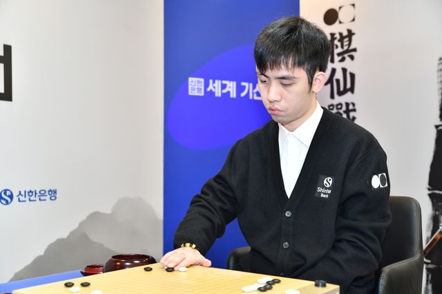 중국의 신예 강자 왕싱하오 9단이 세계기선전 결승에 올랐다.