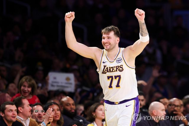 루카 돈치치의 3점 슛 세리머니