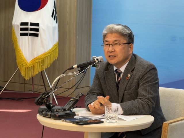 신년대담하는 이상봉 의장