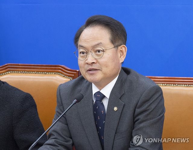 발언하는 허영 원내정책수석부대표