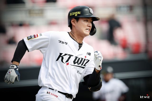 kt에서 뛸 때의 윤준혁