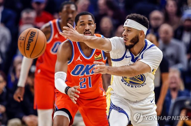 골든스테이트의 세스 커리(오른쪽)