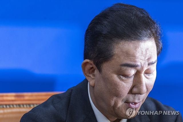 각종 의혹에 사퇴 의사 밝히는 김병기 원내대표