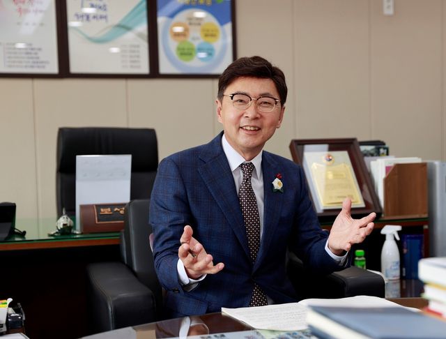 새해 군정 방향 설명하는 김철우 군수