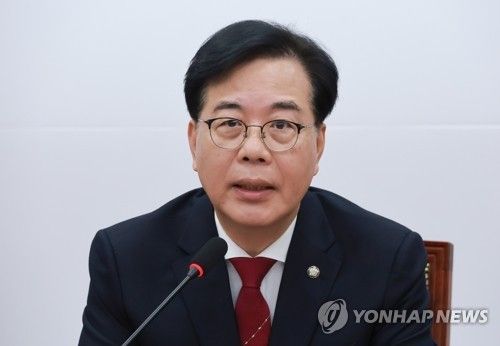 발언하는 송언석 원내대표