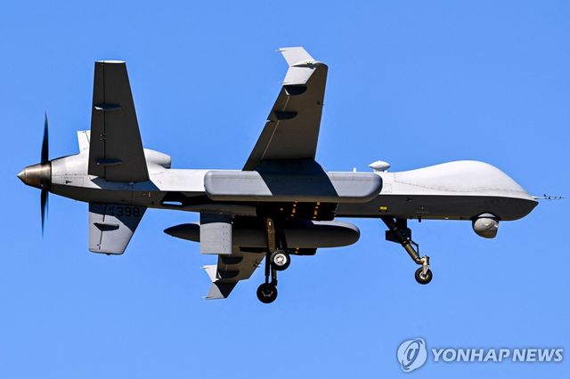 푸에트리코 기지에 착륙하는 미국의 MQ-9 리퍼 무인기