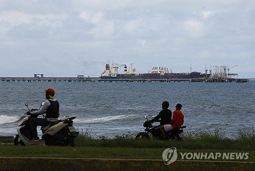 베네수엘라 해안의 유조선