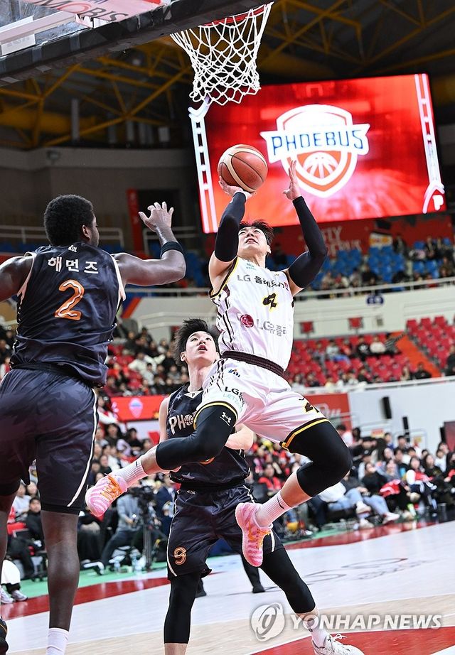 슛 시도하는 양홍석