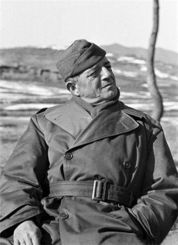 타흐신 야즈즈 튀르키예 육군 준장