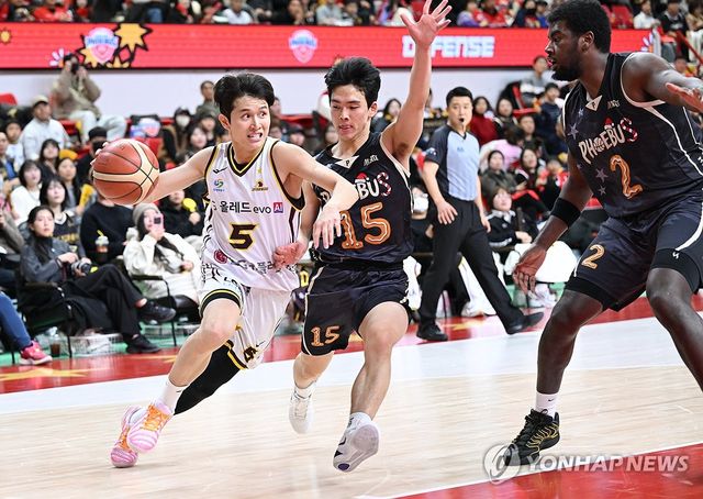 돌파하는 LG 양준석