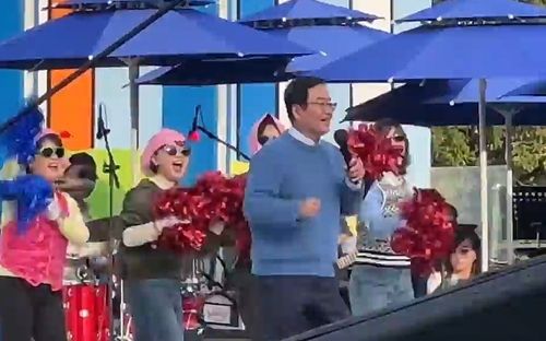 전국노래자랑 무대 선 문인 광주 북구청장