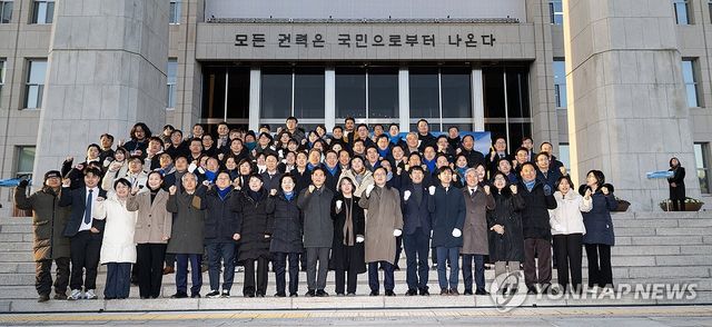 국회 본관 2층 정문 글새김 제막식