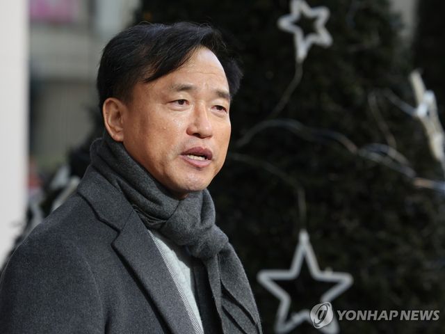 출근하는 김종철 방미통위원장 후보자