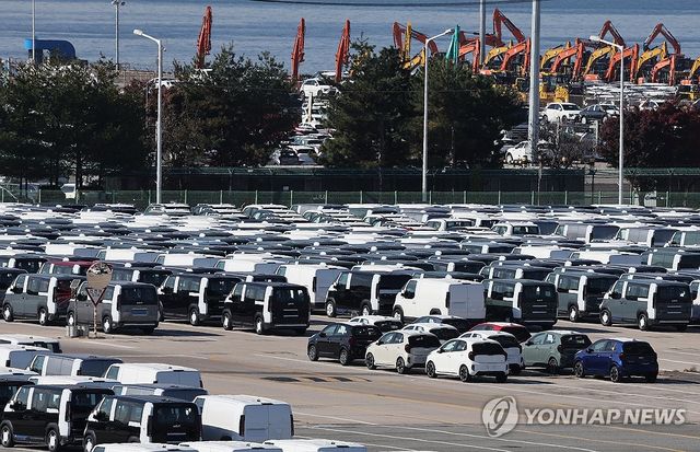 수출 대기 중인 자동차