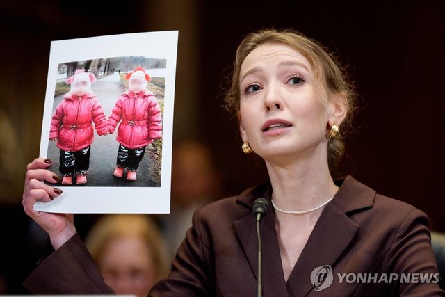 미국 상원 청문회에서 증언하고 있는 우크라이나 변호사 카테리나 라셰프스카