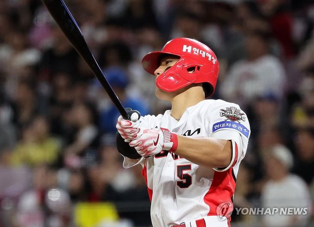 홈런 치는 김도영