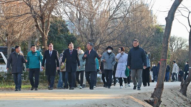 경주시장, 폐선 부지 임시산책로 점검