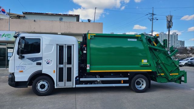 생활폐기물 수거 차량