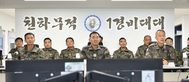 진영승 합참의장, 1경비대대 방문