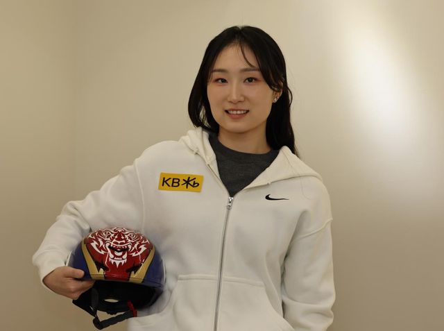 포즈 취하는 최민정