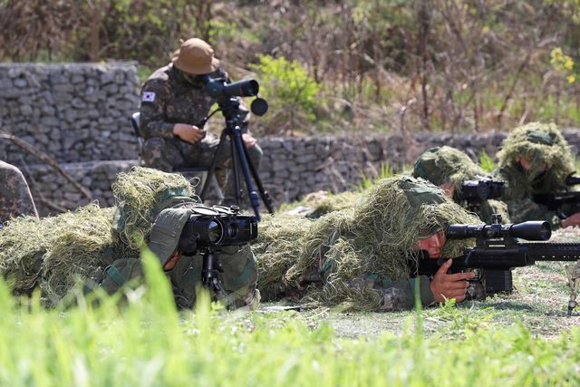 최정예 300전투원 대표선발을 위한 사단 저격수 경연대회