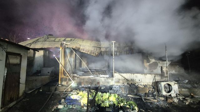 불이 난 김제의 주택