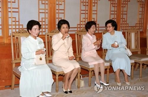 '이화여대 동창회' 같은 대통령 영부인 모임 