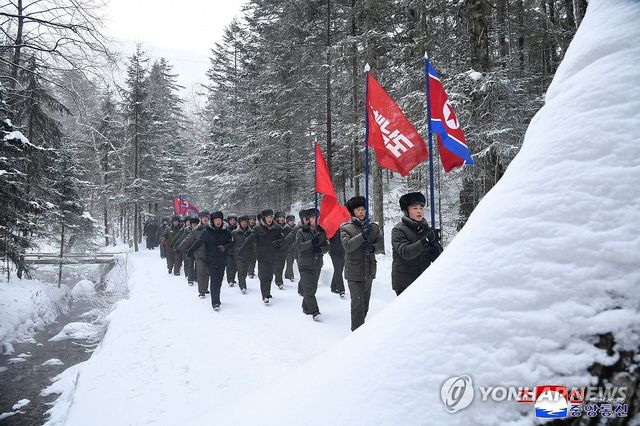 북한, 전국 청년학생 백두산 답사행군