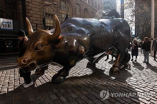 뉴욕 월스트리트의 돌진하는 황소상