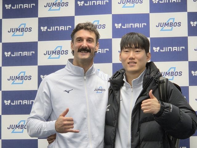 대한항공 승리 이끈 러셀과 김민재