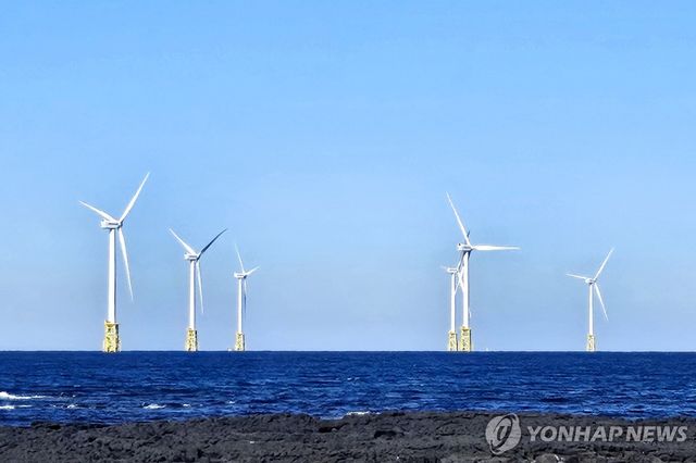 제주 한림항 풍력발전기