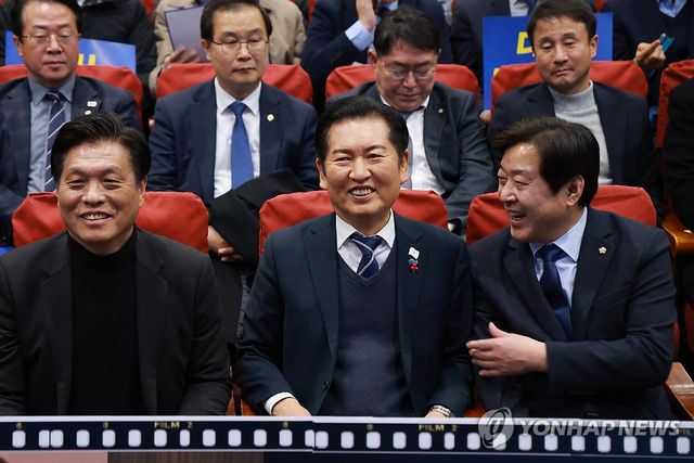 계엄사태 1년 특별좌담회 참석한 정청래 대표