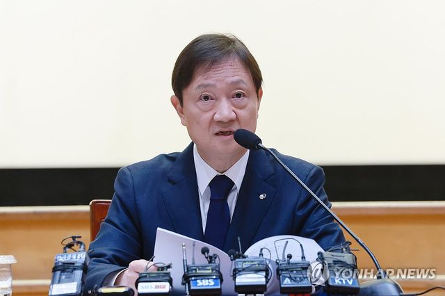 출입기자단 간담회하는 이찬진 금감원장