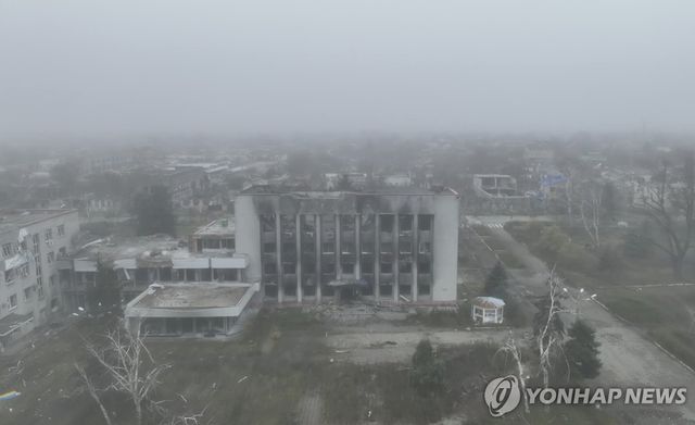 러시아 국방부가 점령을 주장하며 2일 게시한 영상 속 포크로우스크. 안개가 우크라군의 방어를 더 어렵게 하고 있다