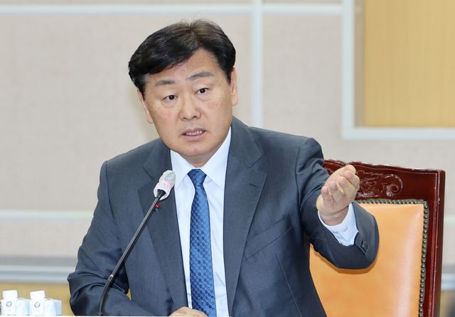 합동 간부회의 주재하는 김관영 전북특별자치도지사