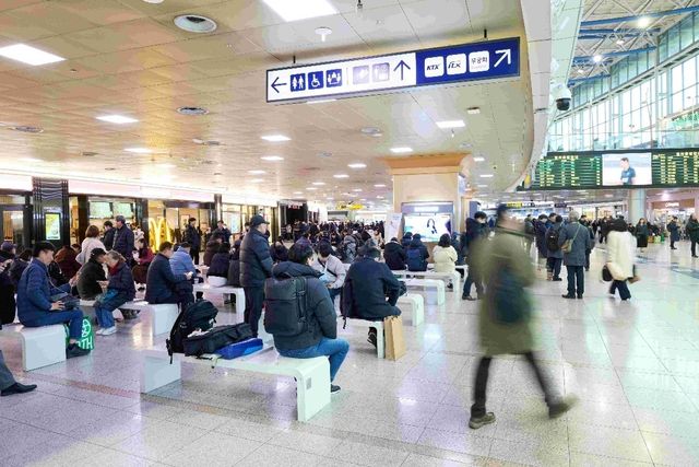 로레알코리아, 서울역에 화장품 공병 업사이클링 벤치 설치