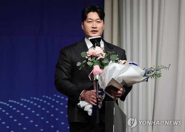 수상 소감 말하는 오승환