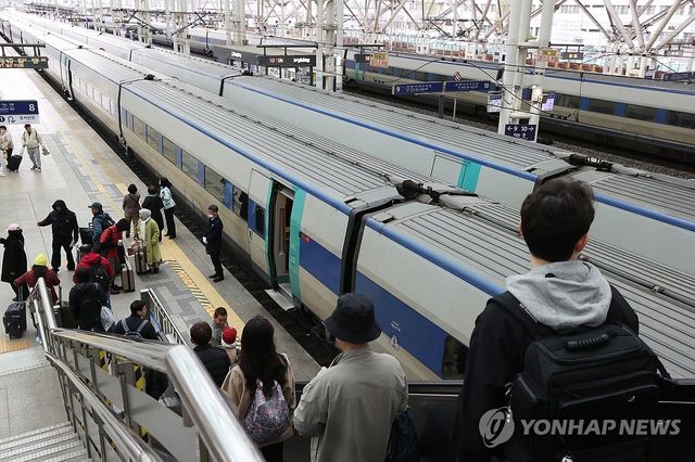 서울역 KTX 탑승객