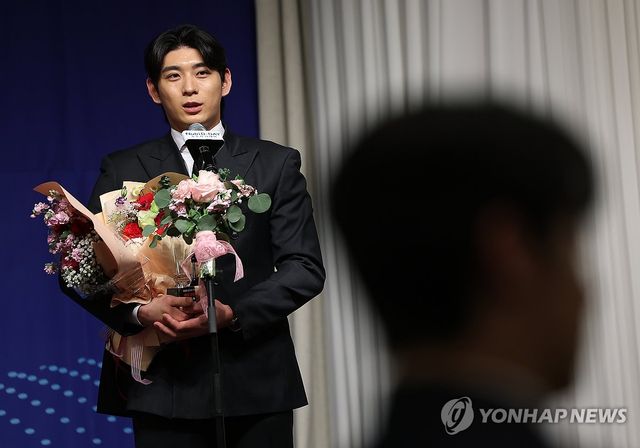 수상 소감 말하는 이정후