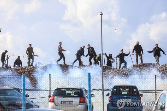 보조금 지급 지연에 그리스 농민 대규모 시위