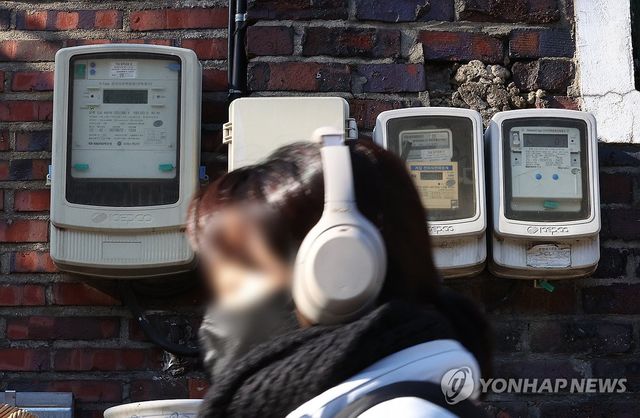 서울 시내 한 주택가의 전기계량기