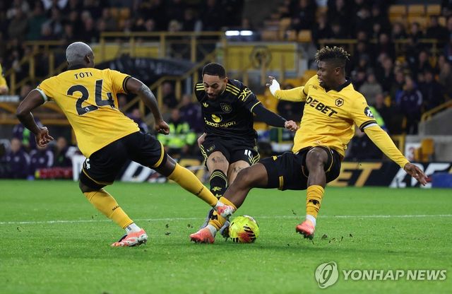 울버햄프턴과 맨유의 경기 모습